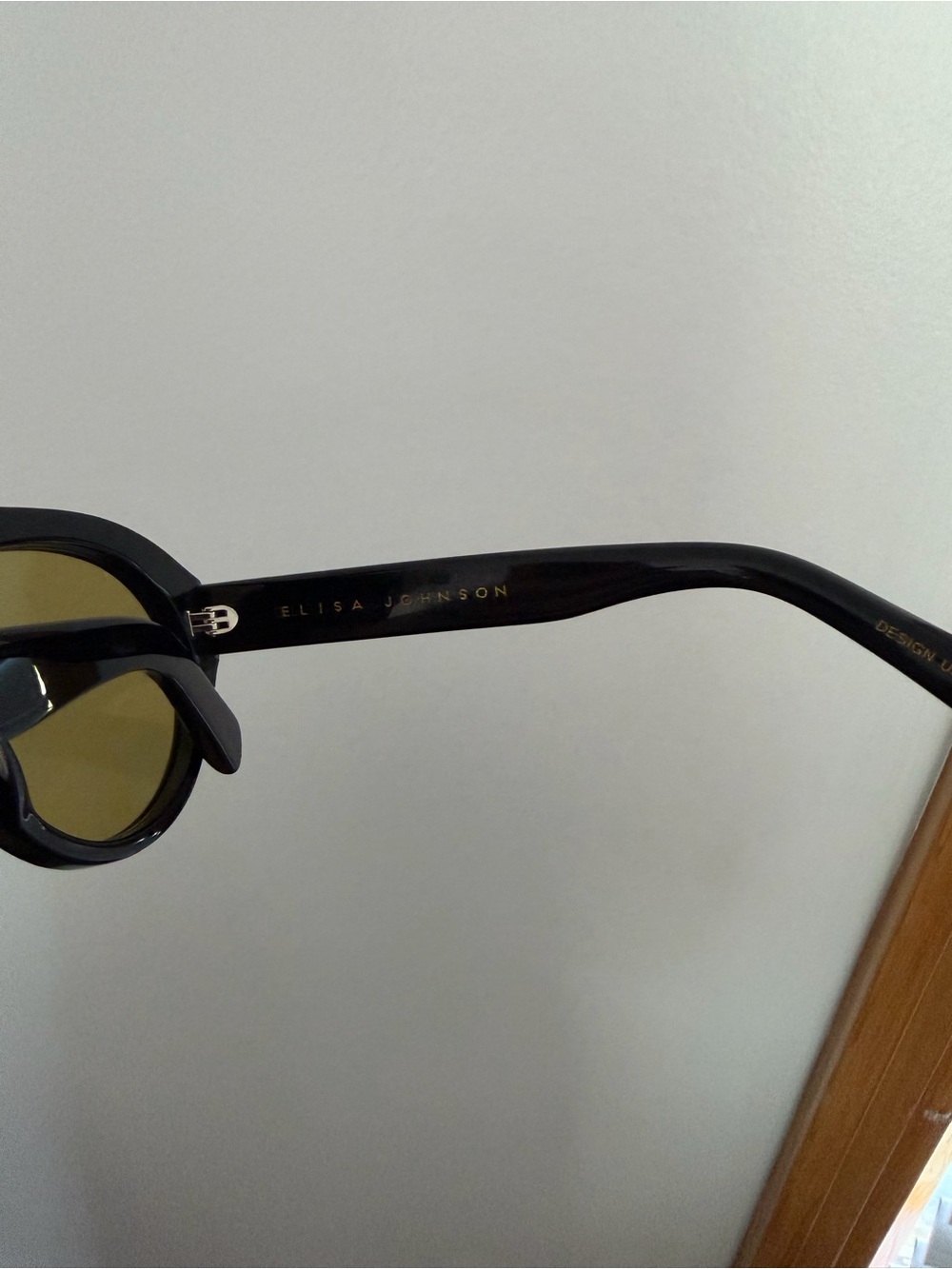 Black Frame Sunglasses with Green Lenses - Women's Stylish Aviator - Picture 2 of 4